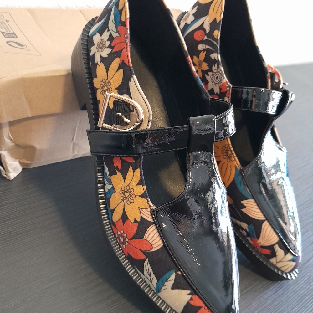 Floral Women's Loafers with Black Patent Leather